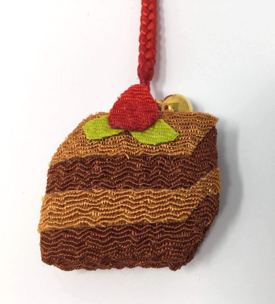 Kawasumi Washi Chirimen Handicraft Netsuke of Goldfish and (Set 2, Cake)