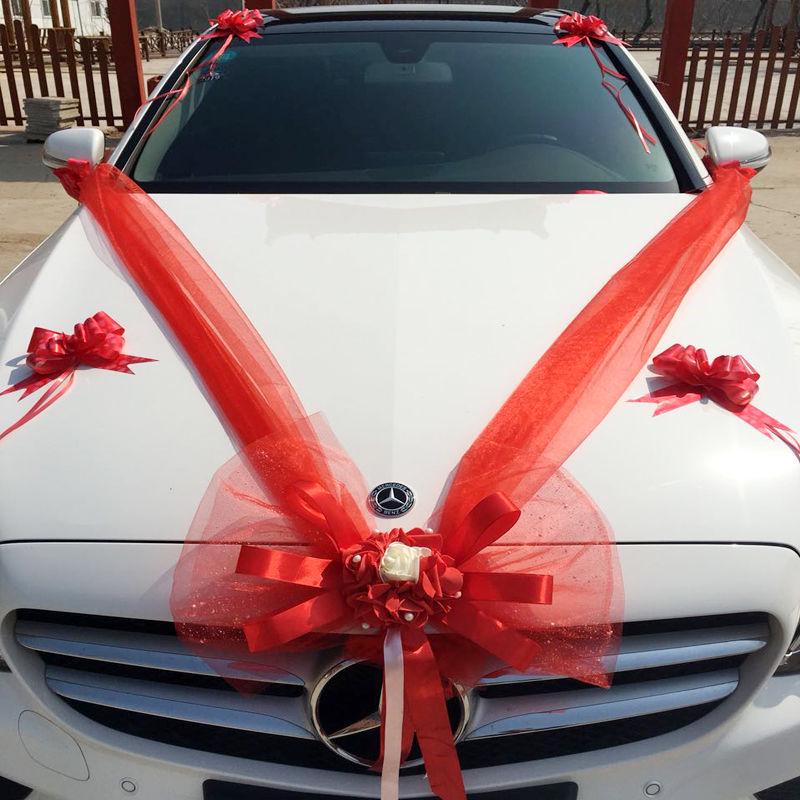 Set Decoratiuni Florale cu Trandafiri pentru Mașina de Nuntă în Stil Coreean, Include Decor pentru Lateralele Mașinii.