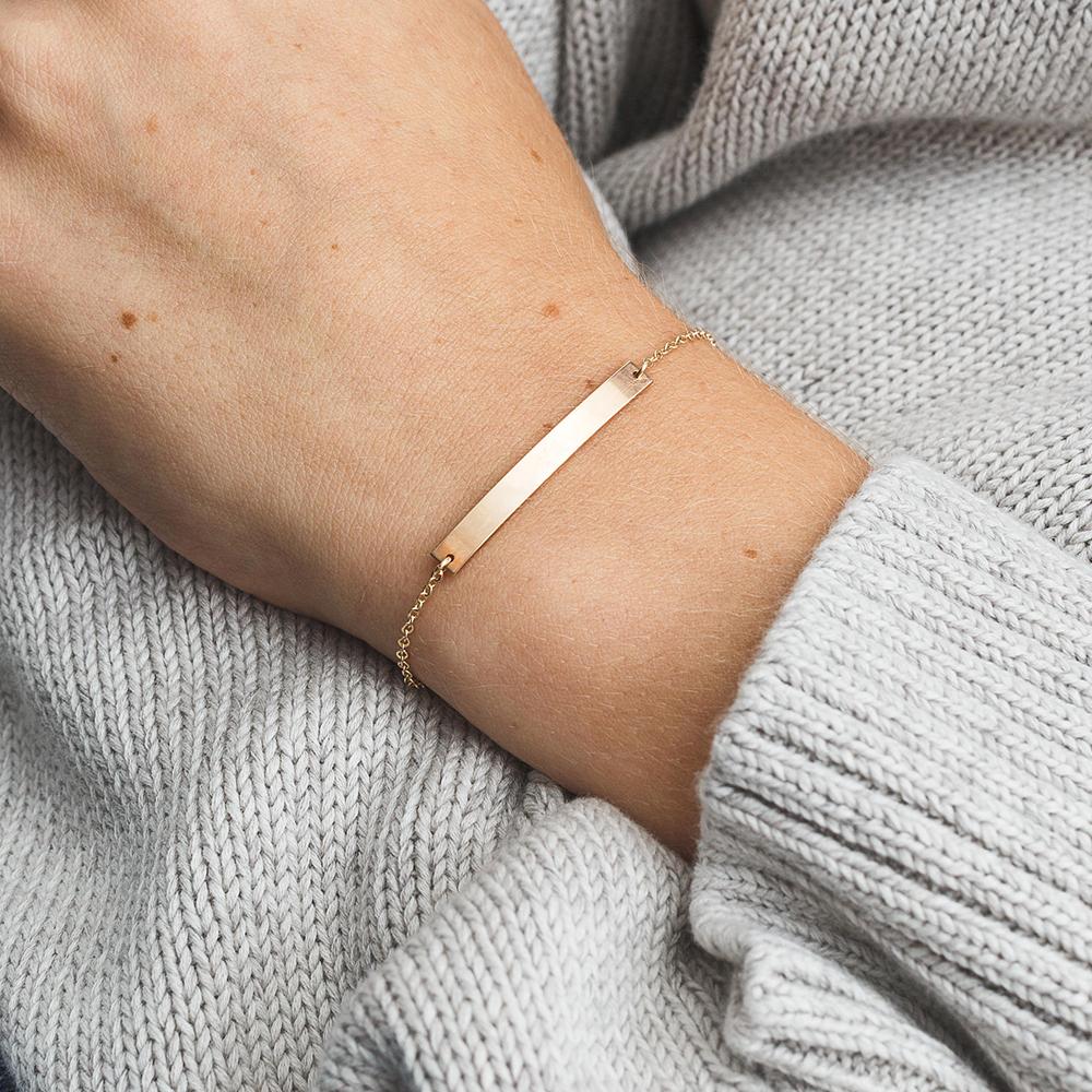 EManco European and American Stainless Steel Simple Fashion Gold - Plated Accessory Bracelet Is Adjustable