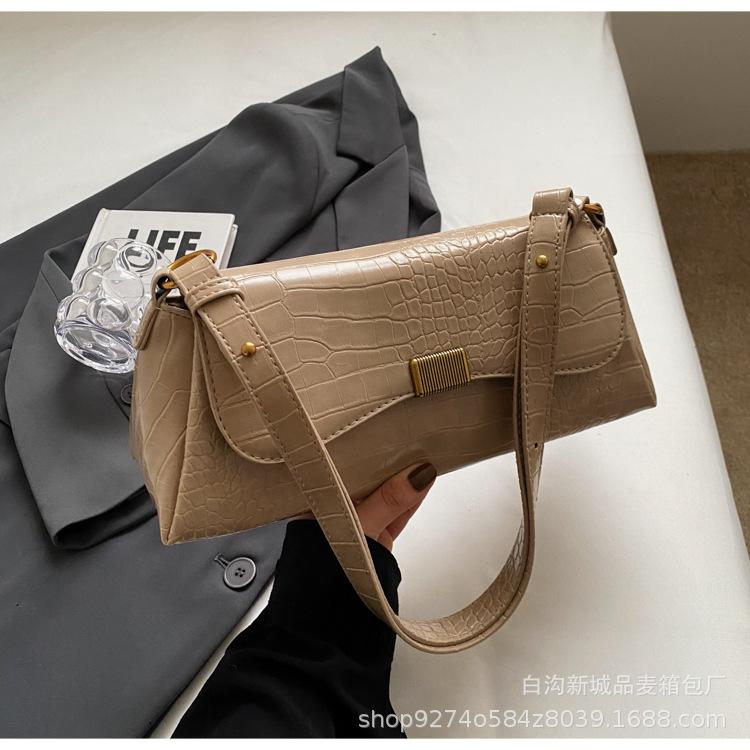 

French light luxury underarm bag women s 2025 new fashion crocodile pattern commuter bag retro versatile crossbody bag