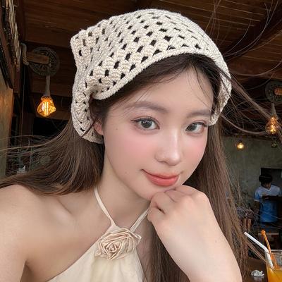 Französisches hohles Dreieck Stirnband Handtuch für Frauen Beige Häkelstirnbänder Bandana Sommerreise Literarisches Foto Haarschal Bänder