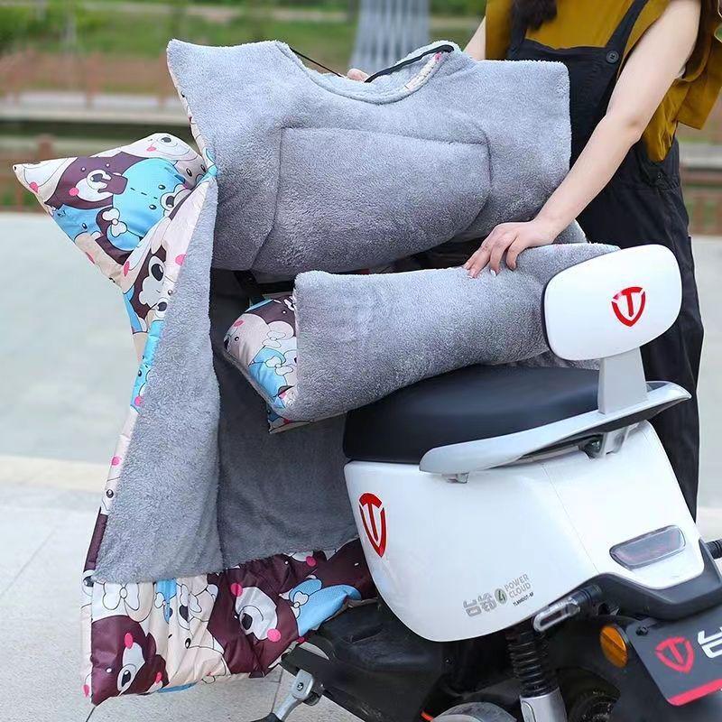 Extra Large Electric Vehicle Windshield & Motorcycle Knee Pads - Fleece Lined, Waterproof, Windproof & Battery Heated