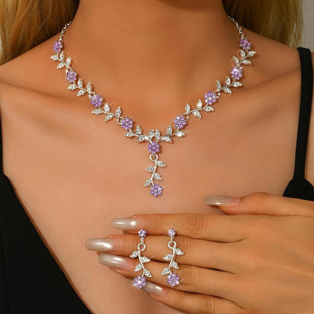 Vintage European & American Bridal Flower Rhinestone Wedding Jewelry Set: Necklace & Earrings