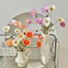Decoração de casa – Flores e coroas artificiais