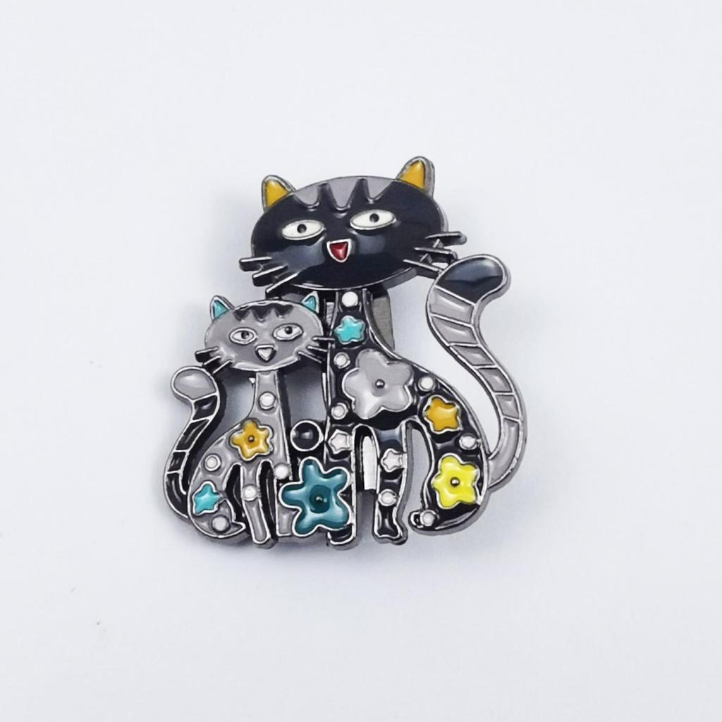 Creative Cartoon Cat & Flower Brooch - Cute Drip Oil Animal Badge & Alloy Ornament