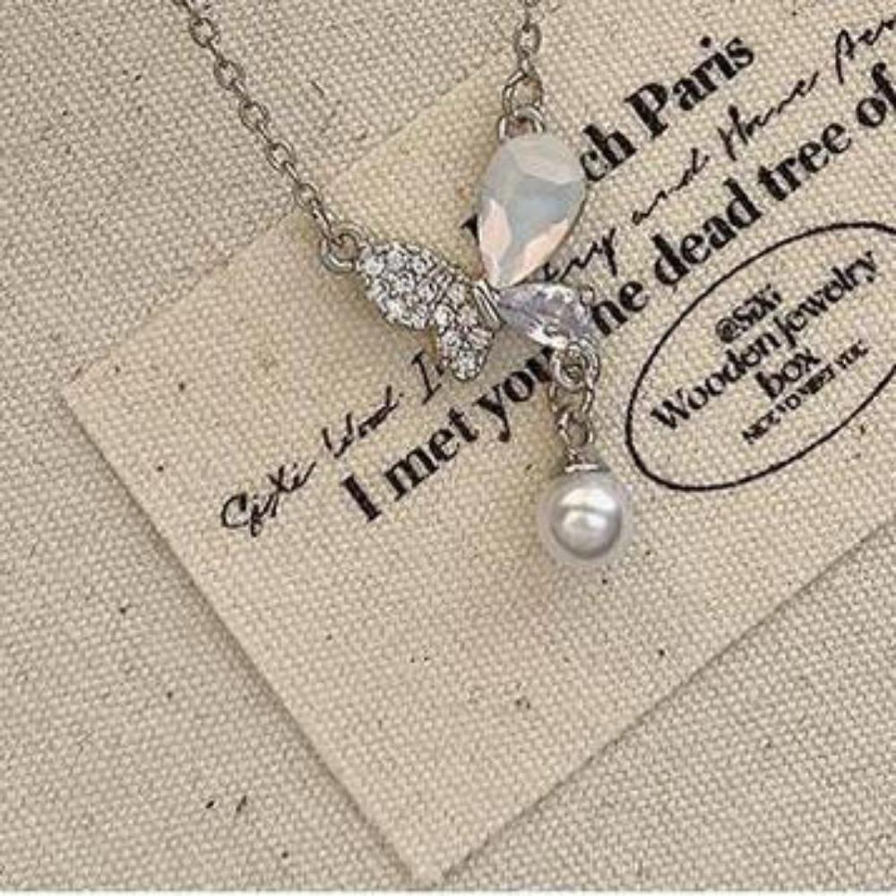 JMXD-Smart, Temperament Butterfly Necklace Women's High Sense Versatile Pearl Fringed Collarbone Chain