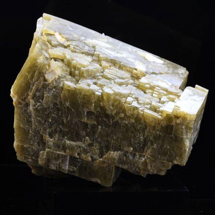 Pierres et Minéraux. Siderite, Quartz. 1328.0 ct. Mésage Mine, Vizille, France..