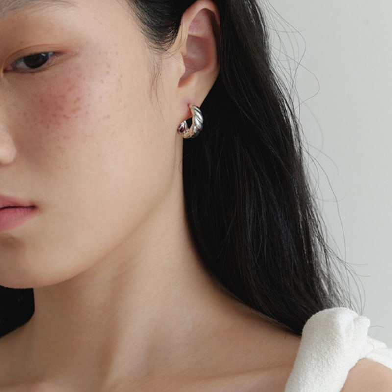 Byweekend Croissant Earring