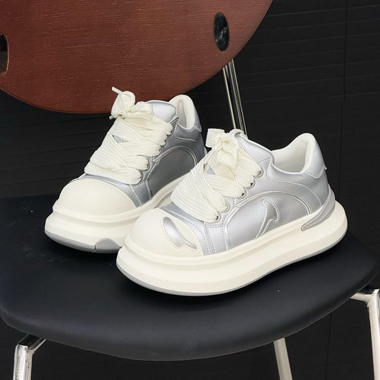 Niche design board shoes women's little white shoes 2025 spring new color matching Guochao casual sports shoes super fire moral training shoes