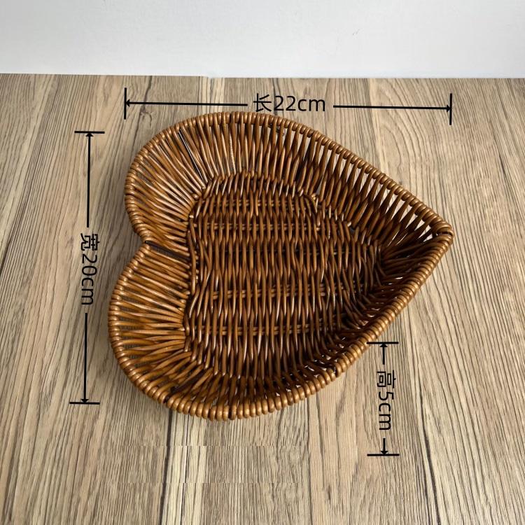 Heart-Shaped Woven Storage Basket Multi-Uses Simulation Rattan Desktop Baskets For Bread Fruit Restaurant Serving Display Basket