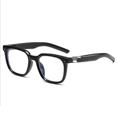Square Rivet Anti Blue Light Glasses Fashion Eyewear with Riveted Frame Design for Daily Commute