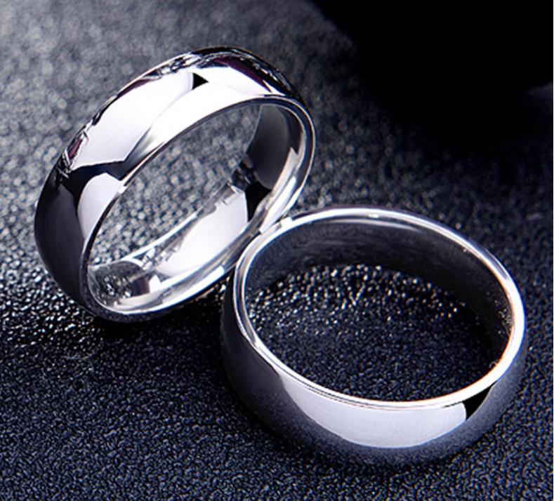 

Кольцо из полированной титановой стали цвета розового золота с внутренней и внешней частью из нержавеющей стали Size 6