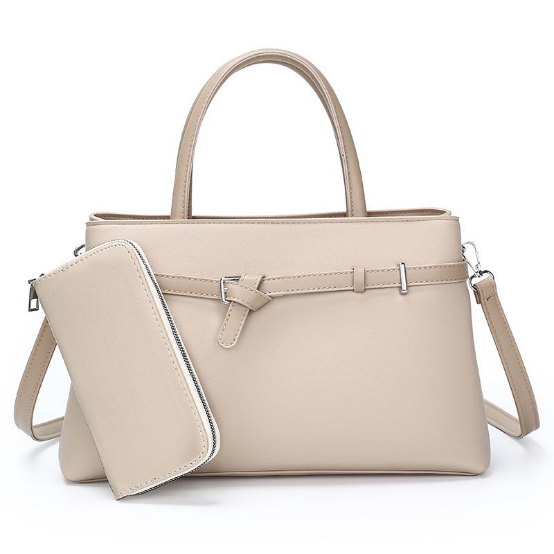 New Retro Tote Handbag with Large Capacity, High-end Feel, Fashionable Commuting Women's Bag