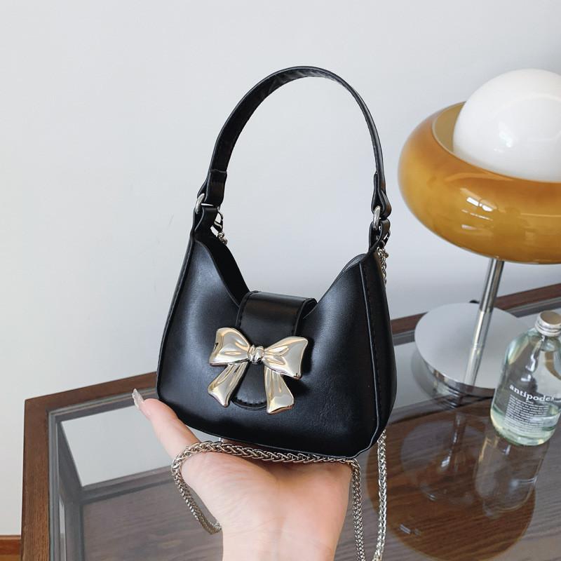 

Stylish And Trendy Small Crossbody Bag For Women In Retro Design Perfect For Summer 2024