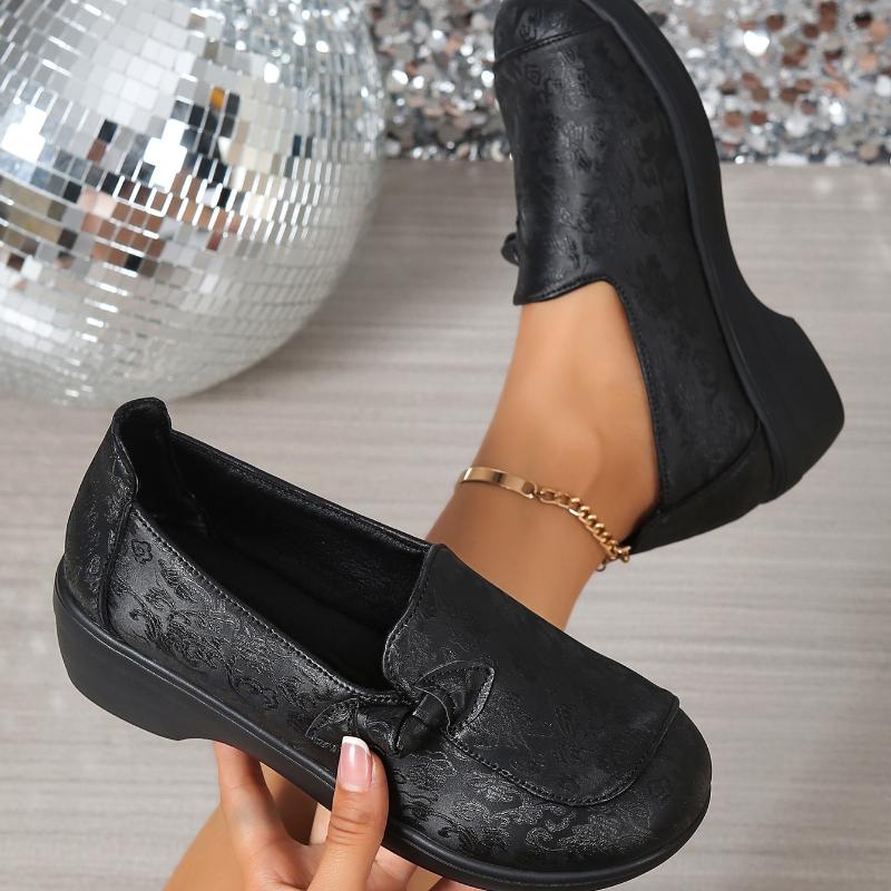 Fashionable and Breathable Summer Mesh Lightweight Mother Shoes Slip On Flat Casual Non Slip Sports Vulcanized Shoes for Women