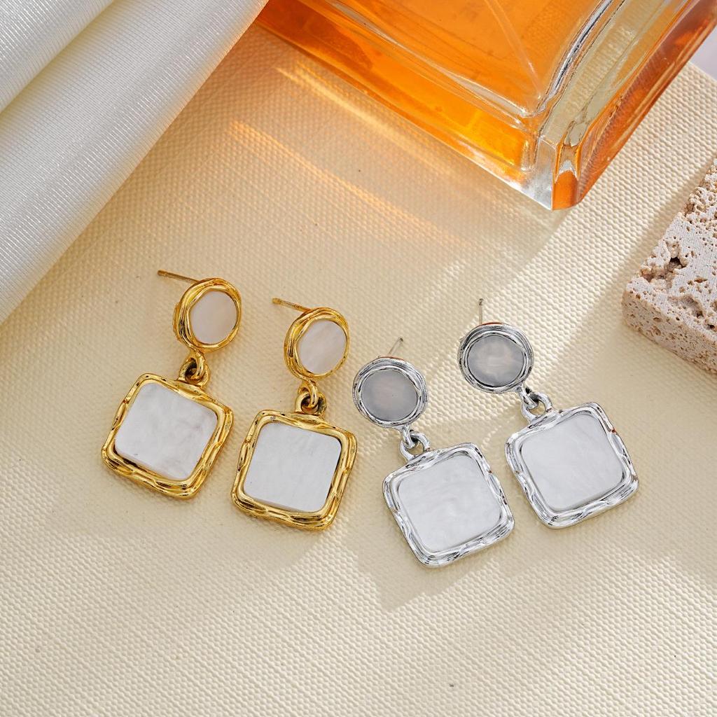 European & American Geometric Pearl Stud Earrings - Stylish, High-End Luxe Alloy Design