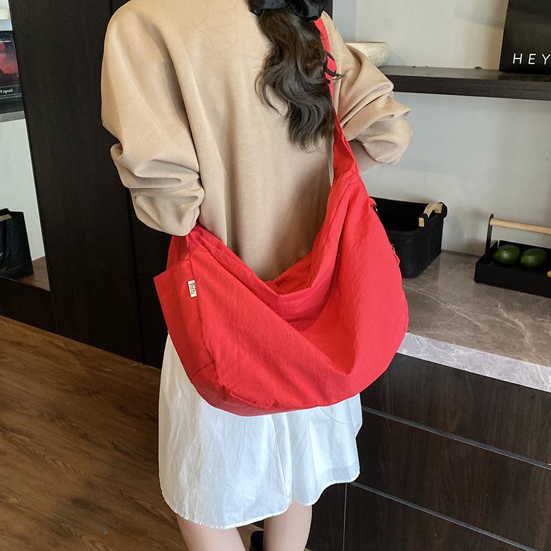 Premium texture bag women's large-capacity new casual niche messenger bag autumn and winter commuter dumpling bag