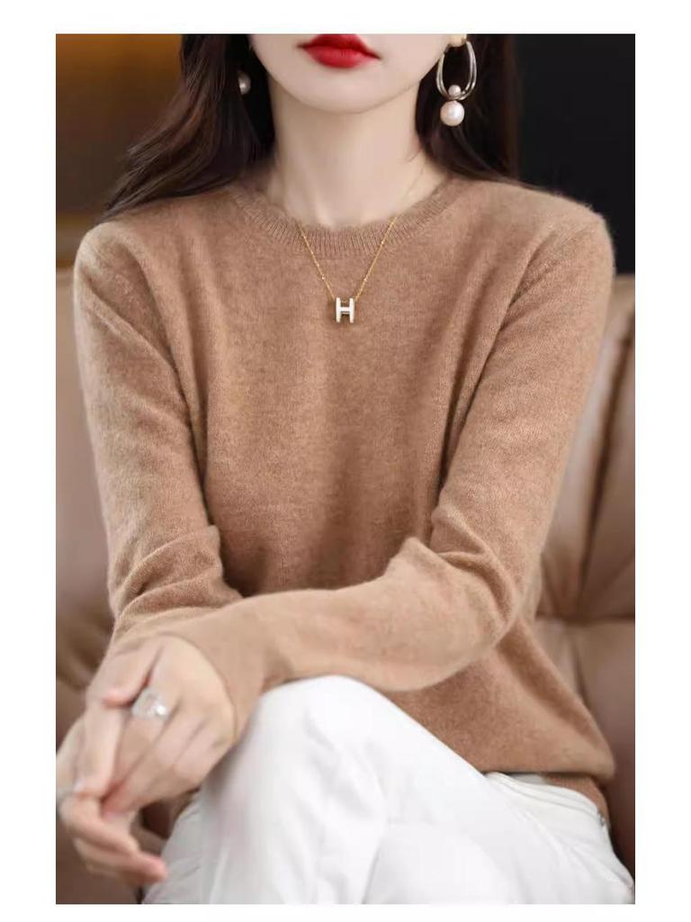 Dámský ležérní krajkový svetr s kulatým výstřihem, slim fit, s dlouhým rukávem - Měkký úplet Kolekce podzim/zima 2024