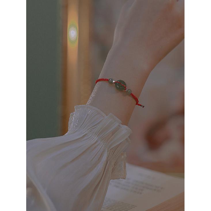 

New red string bracelet for women, Qinghai Hetian jade safety pendant, niche design for best friends Peace Buckle Bracelet
