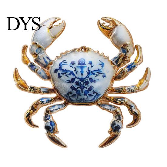 Scarf Brooch Clip Cute Crab for Women Men Vintage Enamel Lapel Fashion Accessory Pin Ocean Animal Jackets Hats Scarves Bags Elegant Jewelry