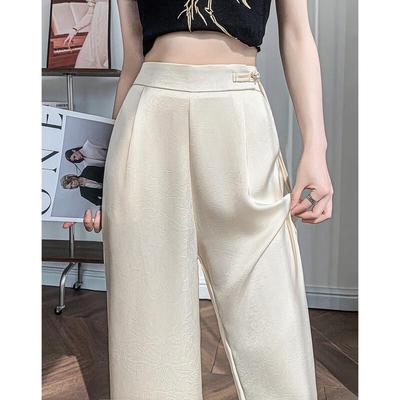 Partea inferioară (Îmbrăcăminte damă) – Capri și pantaloni