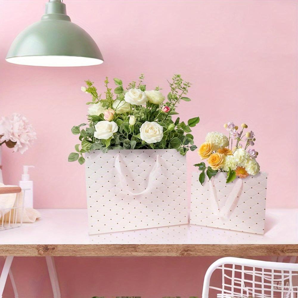 12 Stück Geschenktüten mit Henkeln Mittelgroße Tragetaschen Papier Wellenpunkt Leckerlitüten Partygeschenktüten Souvenirs Geschenktüten Handtaschen für Brautparty Hochzeit