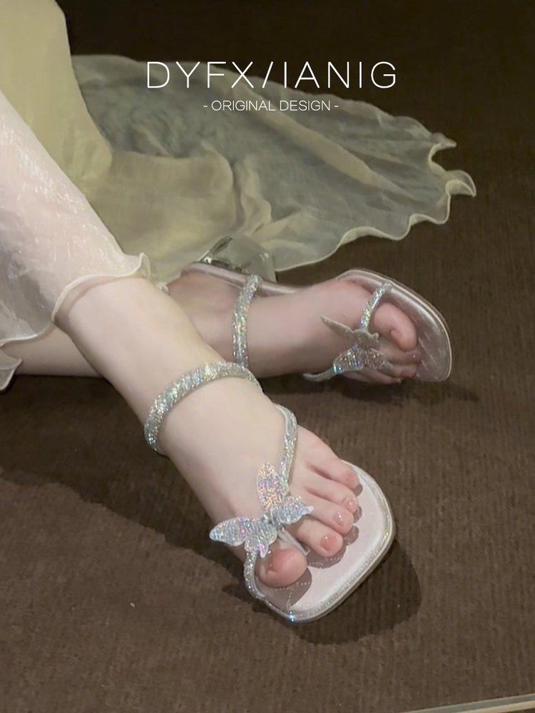 

Butterfly rhinestone cool slippers women wear skirts in summer, fairy wind soft soles are not tired, thick heels pinch feet beach shoes 40