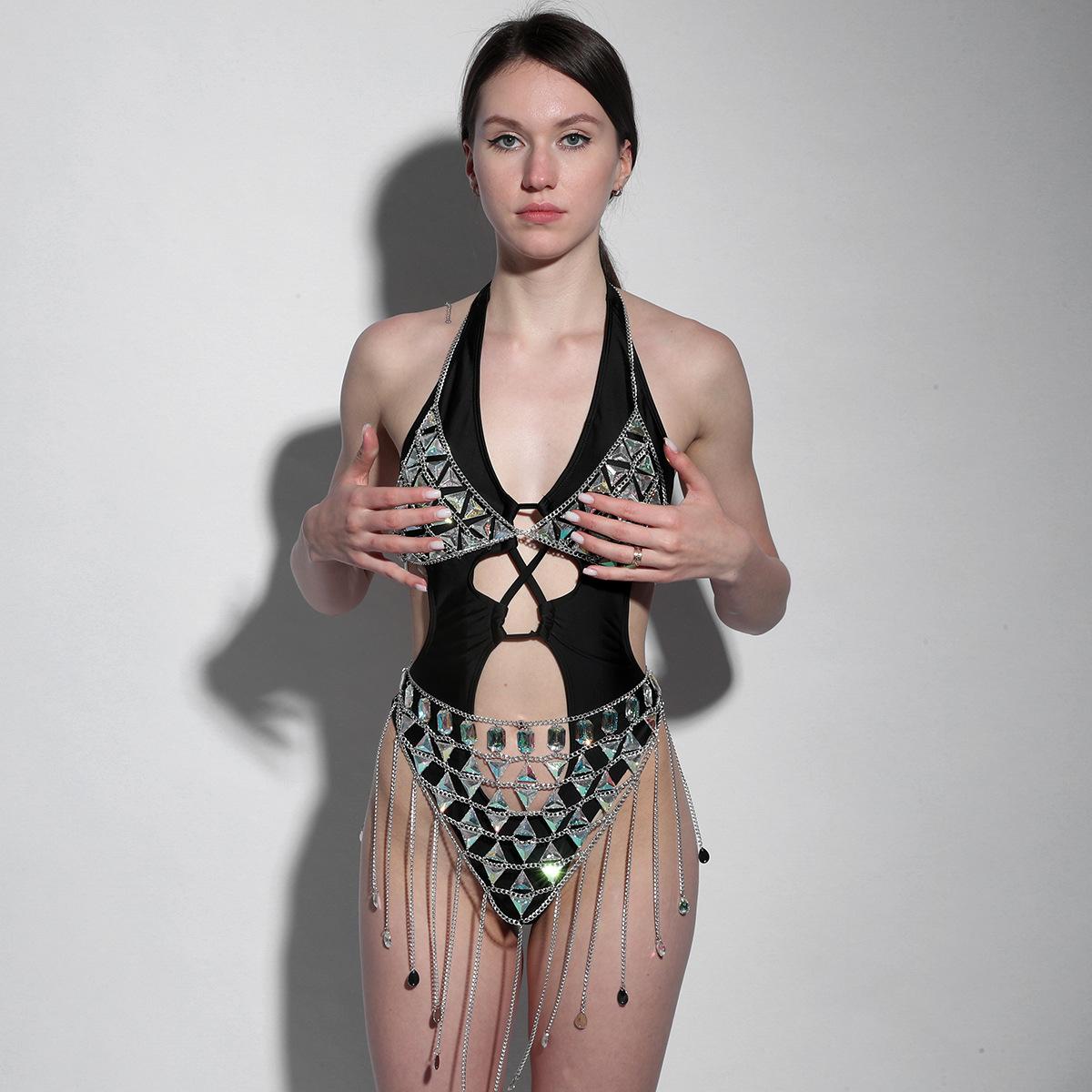 

Из Европы и Америки + комплект верхней части юбки-полуюбки с полыми блестящими драгоценными камнями и цепочкой для тела серебряный