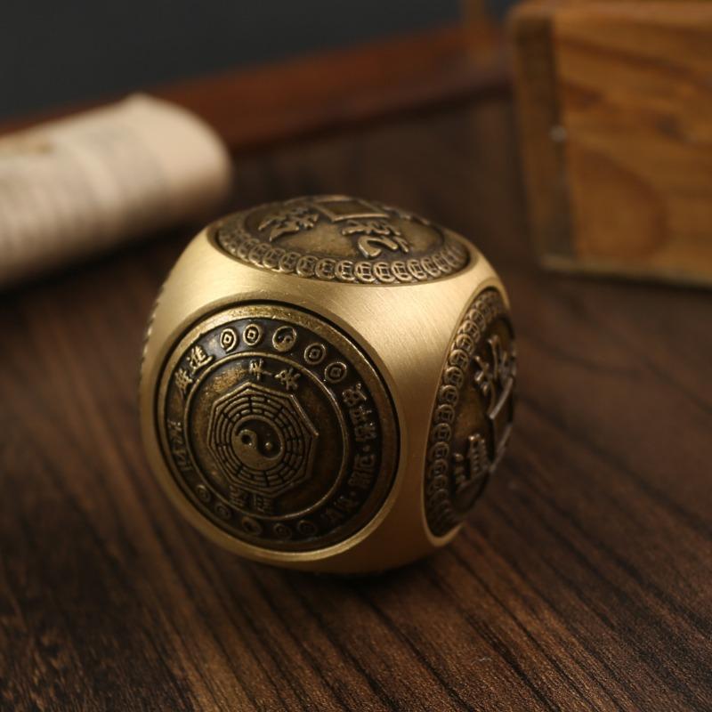 

Латунный шестигранный круглый декомпрессионный шар, который можно вращать рукой для ношения с собой, вращающаяся игра, предмет искусства и ремесла Round on six sides