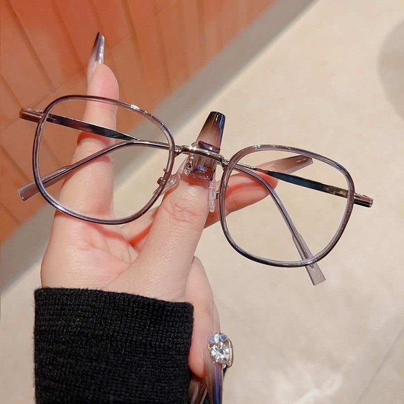 

1pc vintage small square glasses for women. Face-slimming, ultra-light, elegant, perfect for office & daily wear.