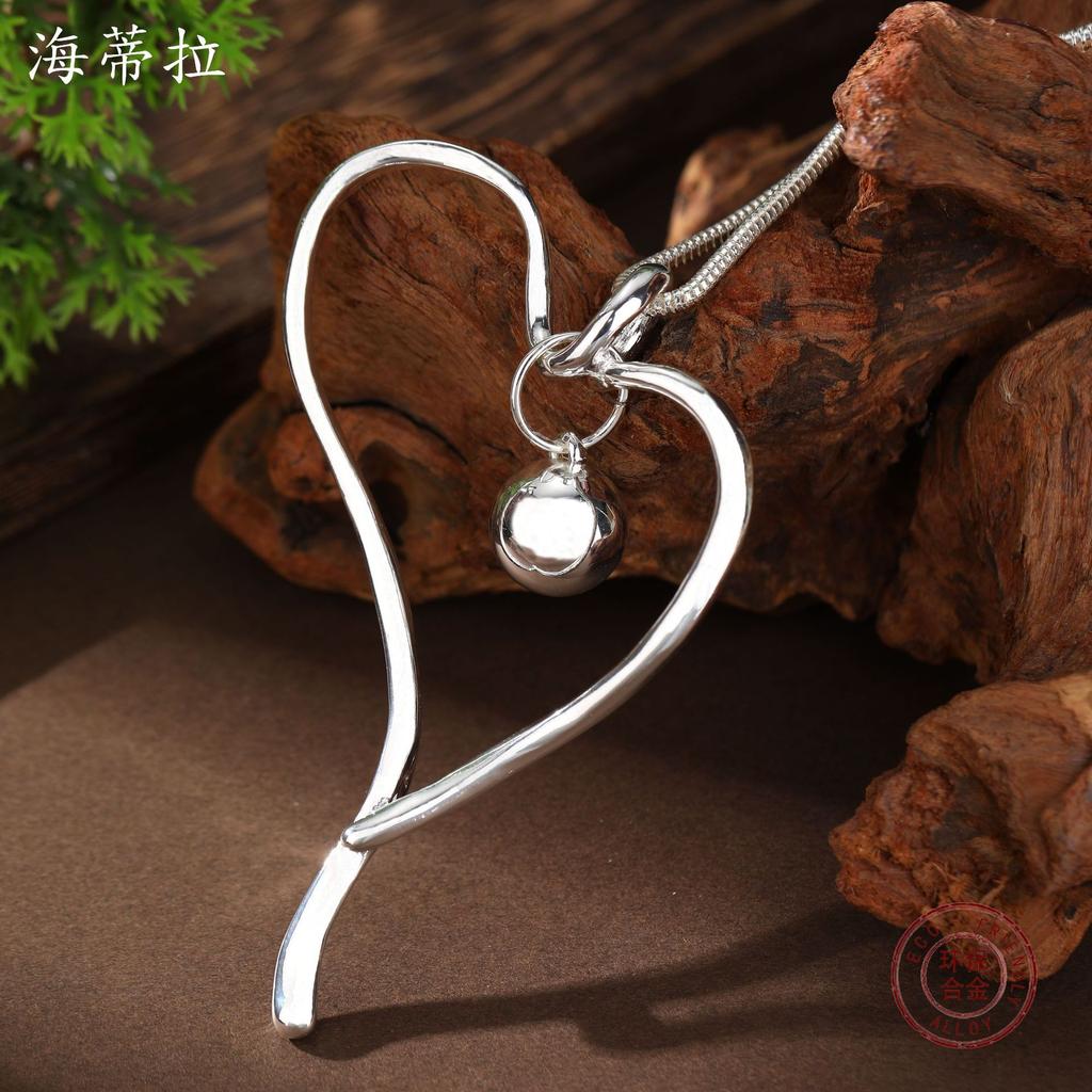 New Hollow Exaggerated Geometric Love Long Pendant, Women's High Sense Hollow Heart Long Necklace