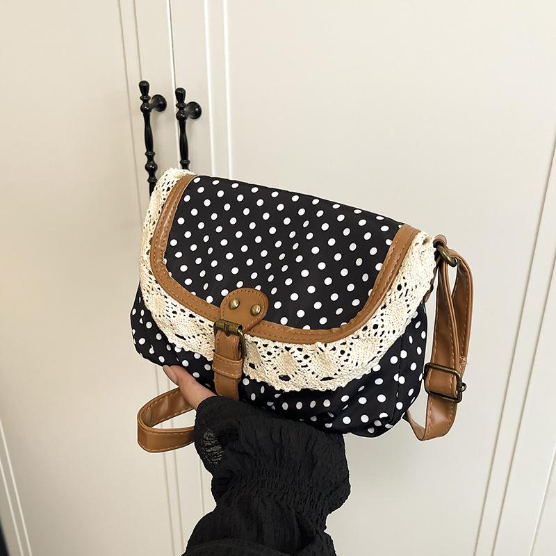 

Sweet wind lace small square bag women s bag autumn new polka dot splicing shoulder bag trendy messenger bag чёрный