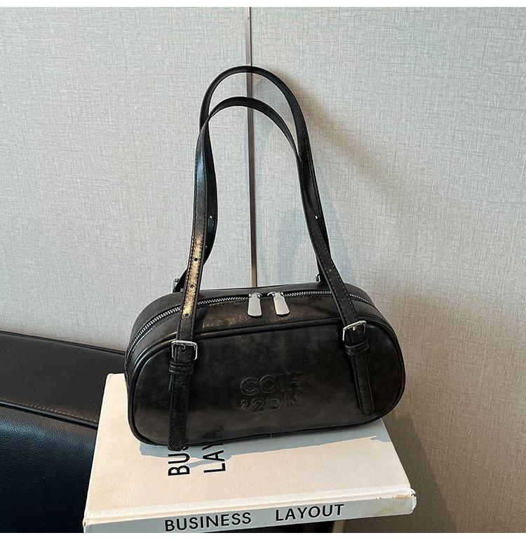 

Niche design retro Maillard portable small bag women s 2025 new Korean fashion textured shoulder armpit bag чёрный