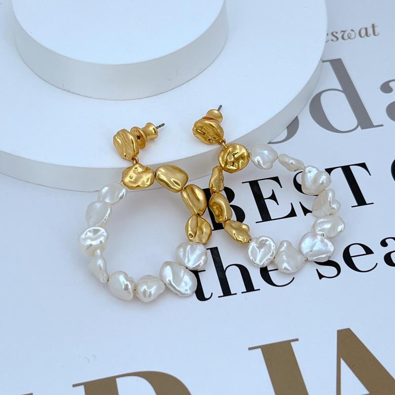 Elegant metal earrings with irregular baroque freshwater pearl inlay
