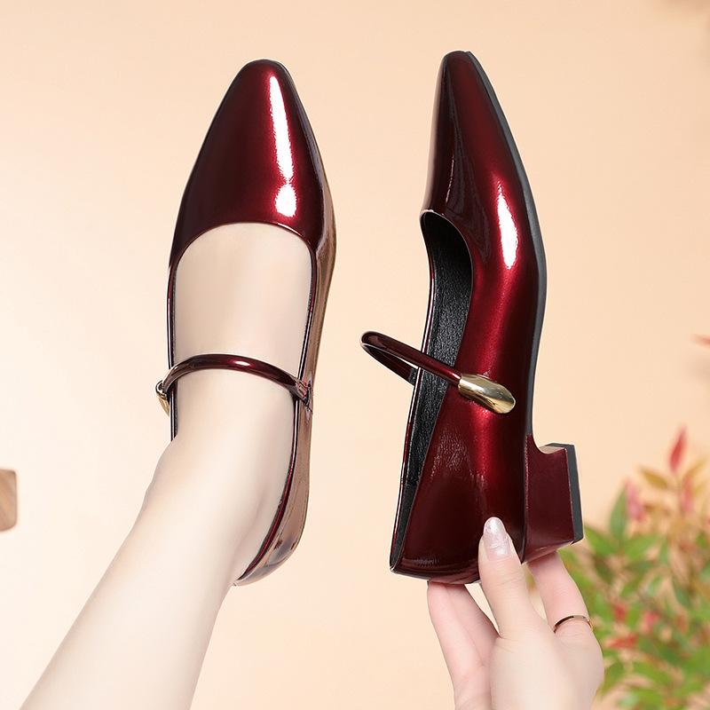 Patent Leather Pointed-toe Mary Jane Shoes, Women's Low-cut Shoes with A Single Buckle, Retro Style, Spring and Summer Single Shoes