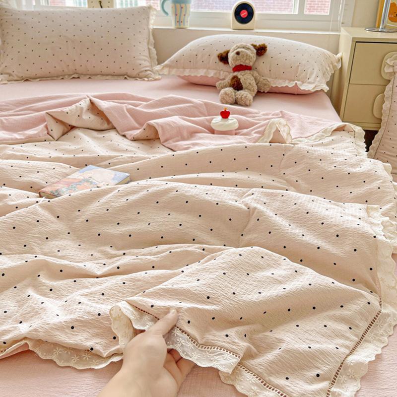 Exquisite Lace Crinkle Gauze Cotton Summer Quilt Skin-Friendly Washable Multi Size Bedding For Cozy Bedroom Summer Sleeping