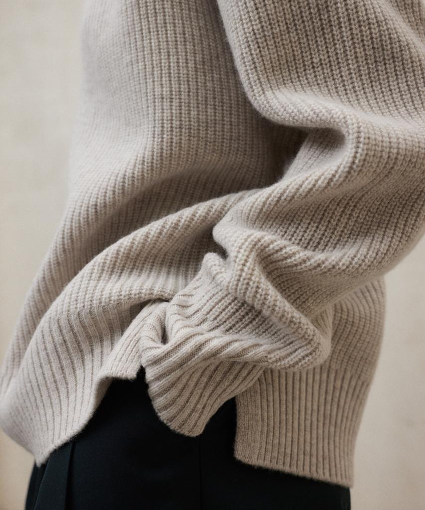 Ekoalpeu Women'S Beige Azalea Sweater
