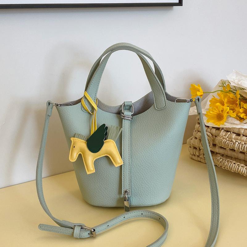 High sense women's versatile new fashion handbag bag simple casual bucket trendy messenger bag