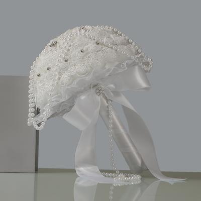 Weißes Spitzen-Perlen-Strass-Brautstrauß Künstliche Rose Handstrauß Langes Satinband Hochzeits-Fotoshooting-Dekoration