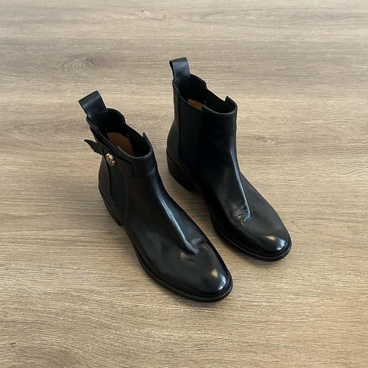 

Spot autumn and winter retro French round head British style camellia casual versatile thick heel rear zipper Chelsea booties 39