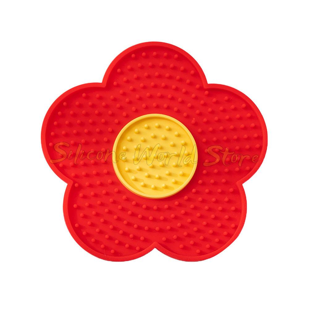 SW Pet Silicone Licking Pad Christmas Tree Flower Shape Cat Dogs Slow Feeder Plate for Pet Sucker Food Training Feeding Mat Bowl
