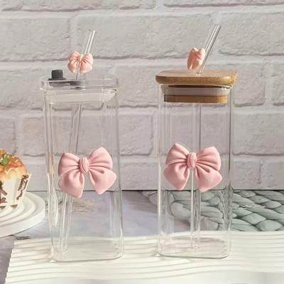 JiRo 1/2 Piezas Vaso de Vidrio Rosa con Lazo 350ml Vasos de Vidrio Para Llevar al Aire Libre Café Jugo Té de Leche Con Tapas y Pajitas Adecuado Para Regalo