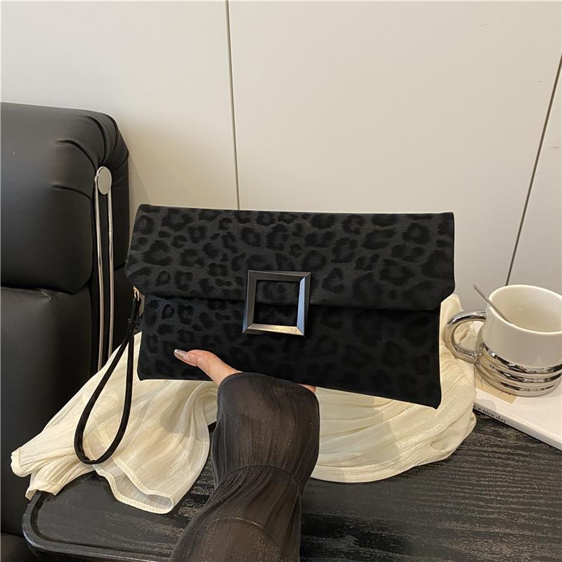 

New Fashi Leopard Print Clutch Bag for Women Casual Chic Ladies Handbag Retro Trendy Envelope Bag Female Square Bag Purses чёрный
