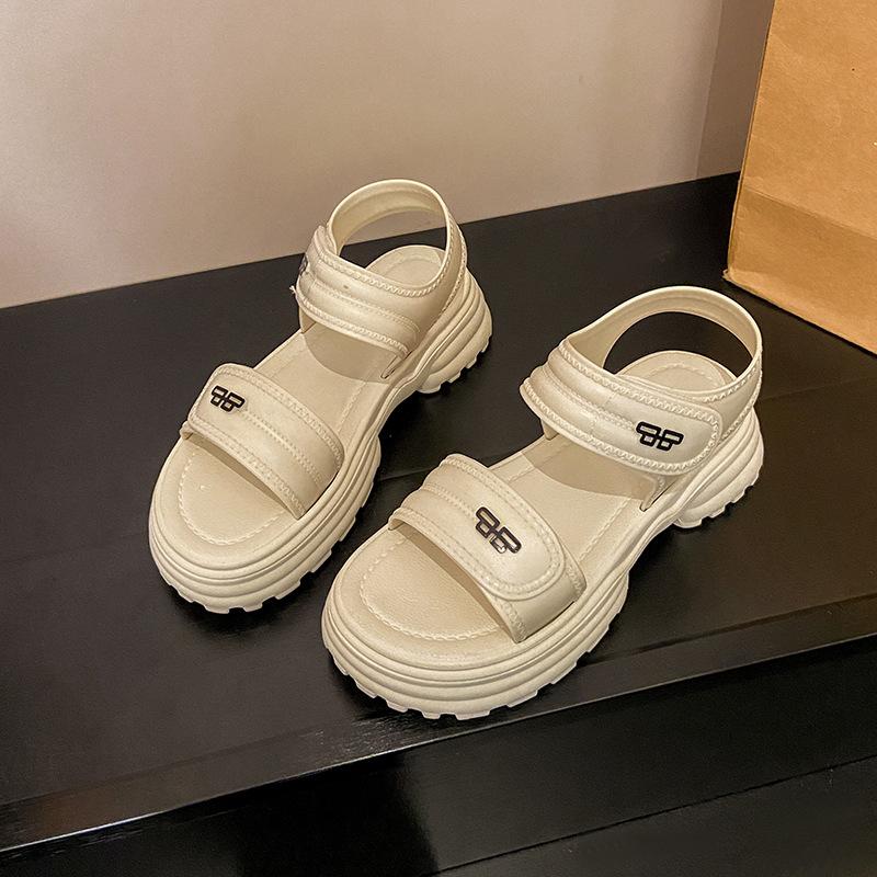 

Пляжные сандалии женские летние новые на липучке на платформе пляжная обувь модные повседневные студенческие крутые шлепанцы 40/41 белый