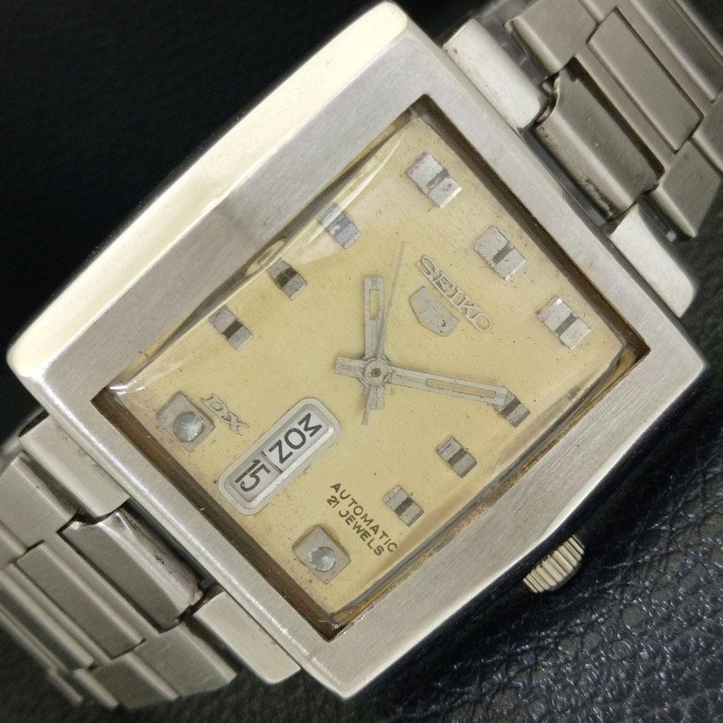 

GENUINE VINTAGE SEIKO 5 DX AUTOMATIC JAPAN 6106C MENS WATCH a702436-5 R124-a702436