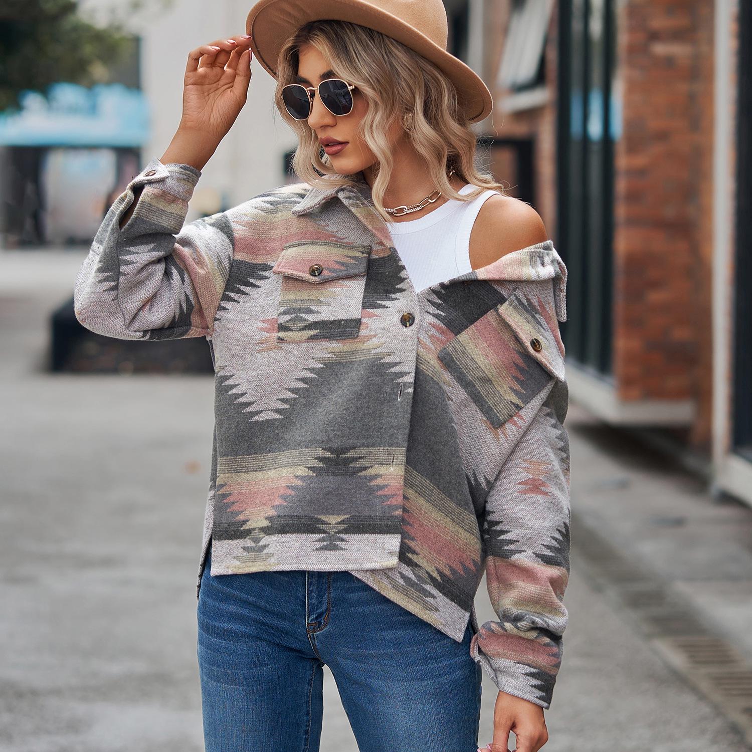 

Шерстяное пальто с геометрическим узором в европейском и американском стиле ацтекского образца - женское, короткое, со свободными лацканами, карманами и пуговицами Extra Large