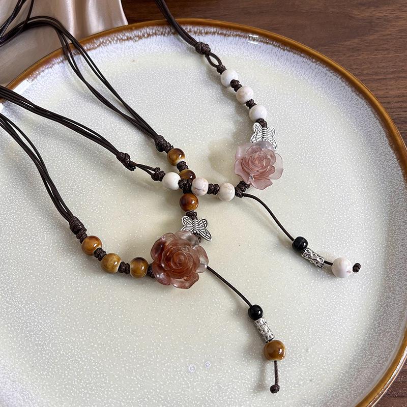 Keramische Rose gewebte Halskette Damen Sommer neues Mode-Retro-Accessoire kann lange Schlüsselbeinkette gezogen werden