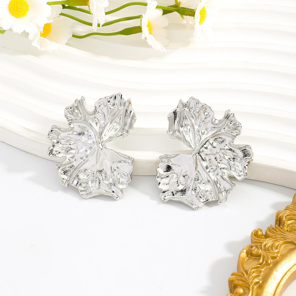 New fashion petal stud earrings creative personality pleated texture earrings design sense high-end versatile earrings