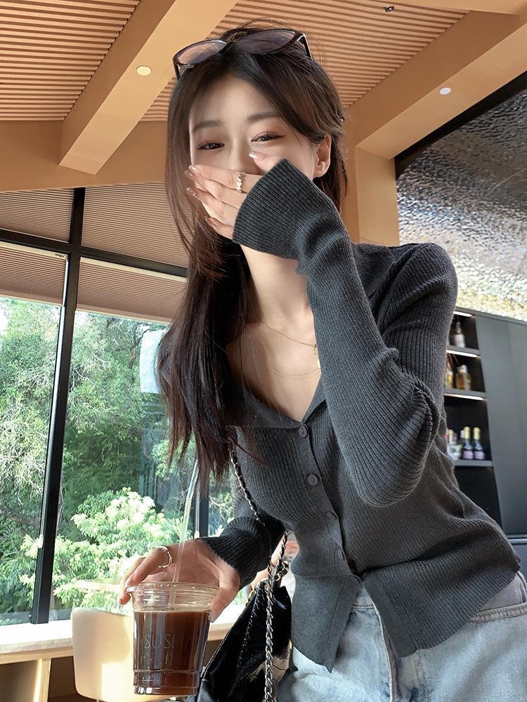 

Женский облегающий вязаный кардиган в стиле ретро - осень 2023 г. One Size темно-серого