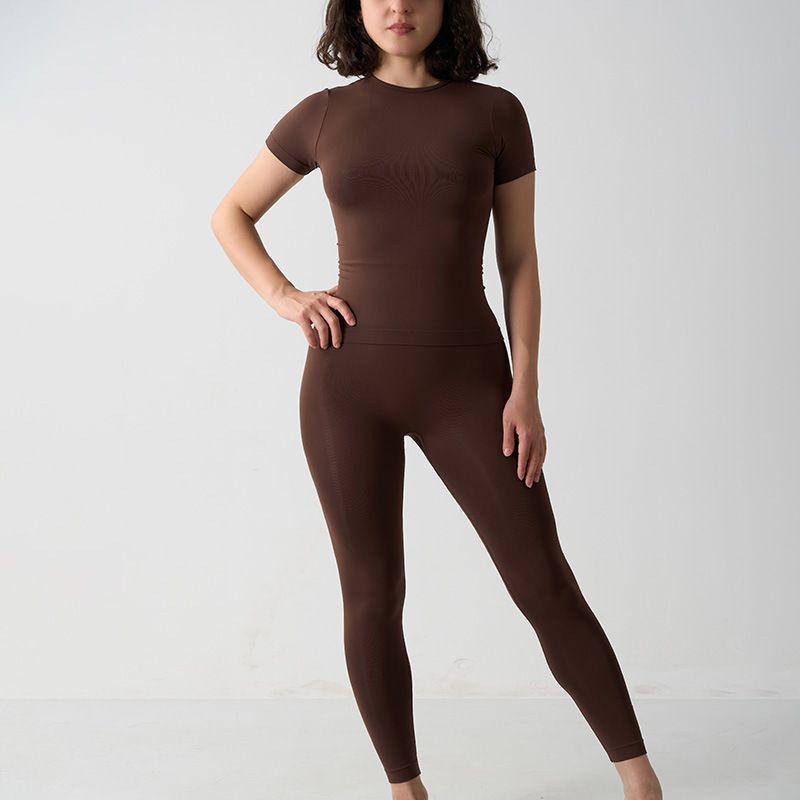 

Seamless T-shirts & Leggings Soft Skin-friendly Seamless Short sleeve Trousers Running Sports Set Coffee S
